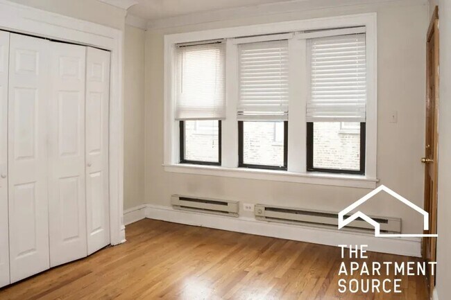 Photo - 837 W Cornelia Ave Unit 837 West Cornelia Avenue