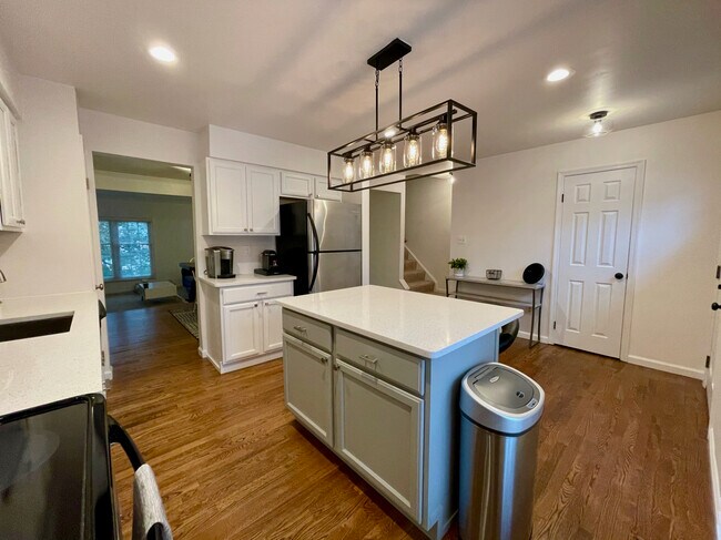 Photo - 5023 Domain Pl