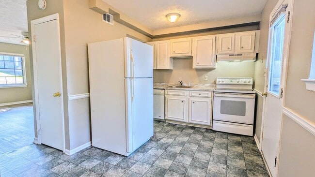 Photo - 1235 Riverside Dr