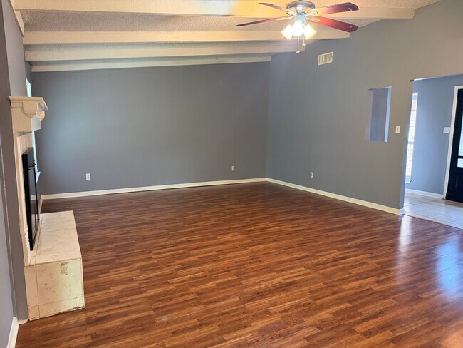 Photo - Jasper Heights - 3 bedroom beauty!