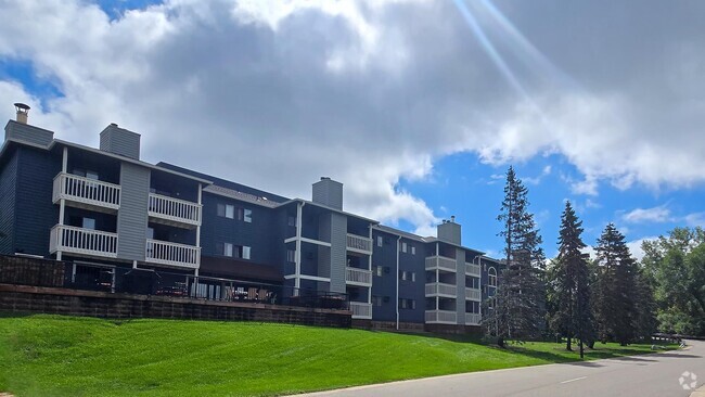 Building Photo - The Views of Minnetonka Rental