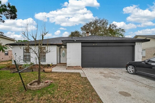 Building Photo - 614 Northaire Dr