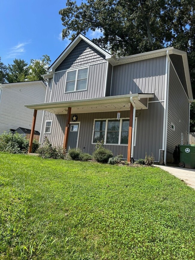 Photo - West AVL - 3/2 Contemporary Build Ready Now!