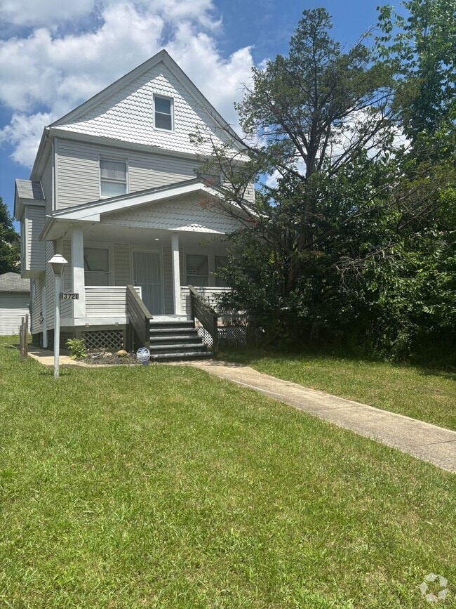 Building Photo - 13721 Beachwood Ave Rental