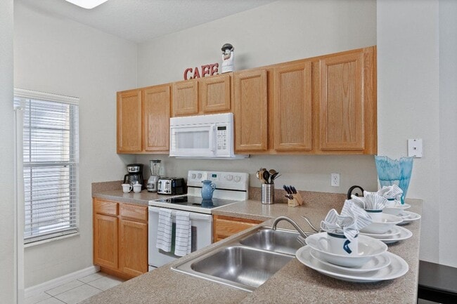 Photo - 3/2.5~La Encantada~ Yellow Lantana Ln ~ FULLY FURNISHED!