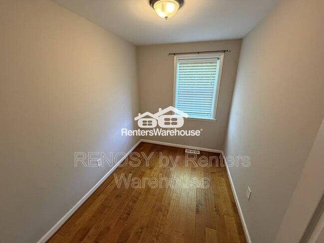 Building Photo - 611 Cheraton Rd