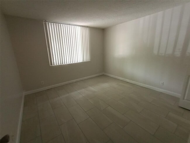 Photo - 751 Lyons Rd