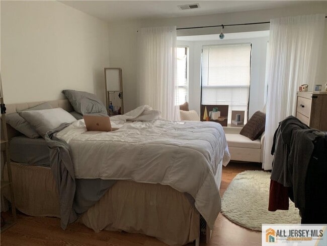 Photo - 404 Carhart Ct