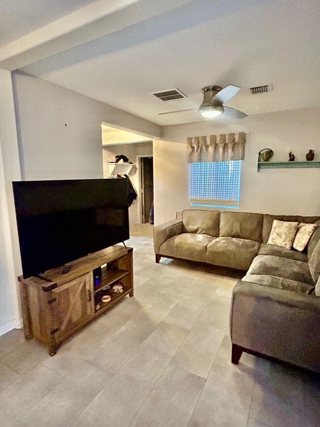 Photo - Spacious Foothills Retreat