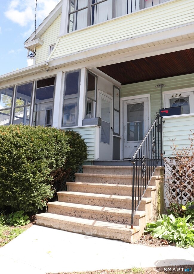 Photo - 152 Lyons St