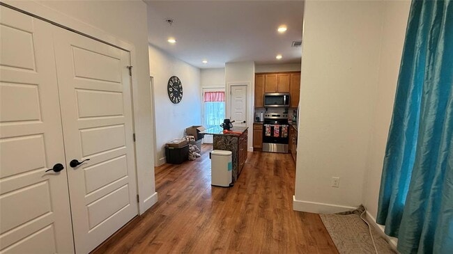 Photo - 2415 Ridgeview Dr