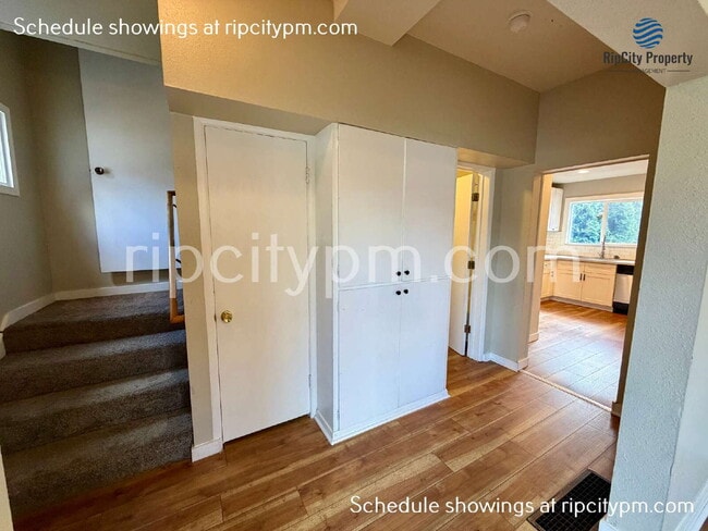 Photo - 1728 SE Clatsop St