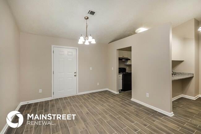 Photo - 6096 Creekford Dr