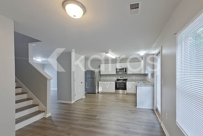305 Cedar Ridge
