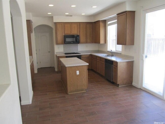 Photo - 233 American Farms Ave