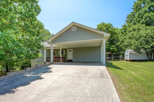 Photo - 328 Cain Rd