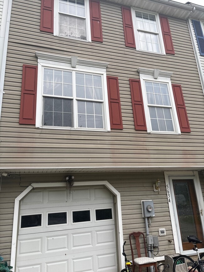 Building Photo - 5634 Crestwood Ct