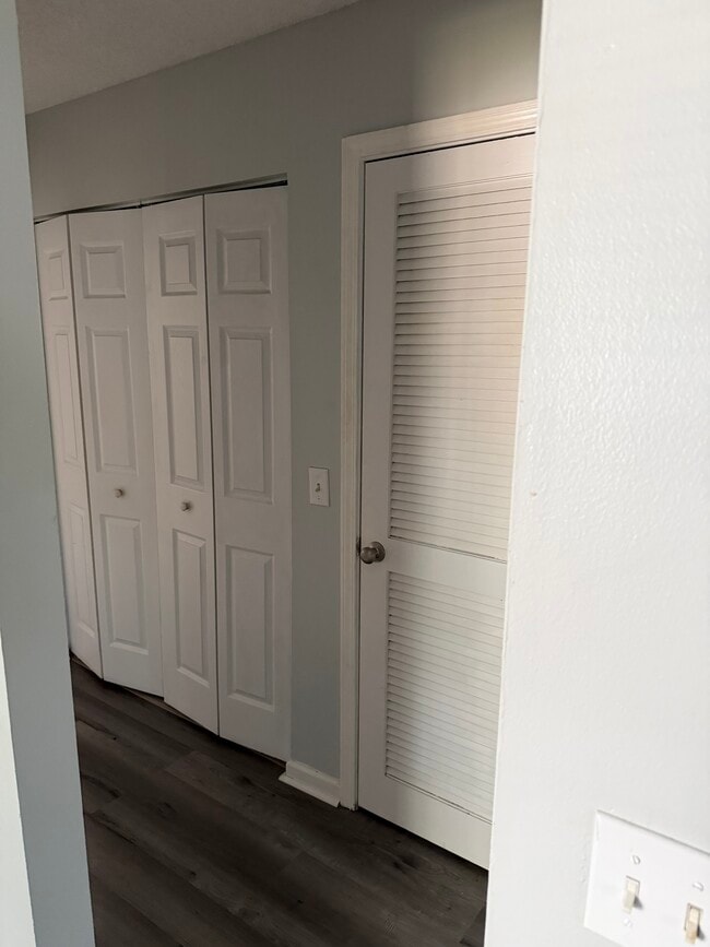 Photo - 910 Brett Dr Unit Apt 140