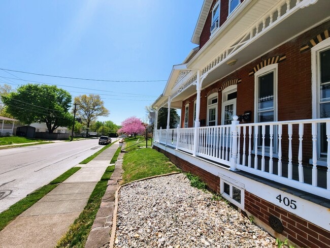 Photo - 405 Walnut St Unit 2