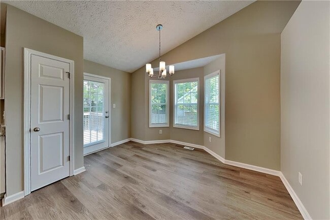 Photo - 110 Rockefeller Ln