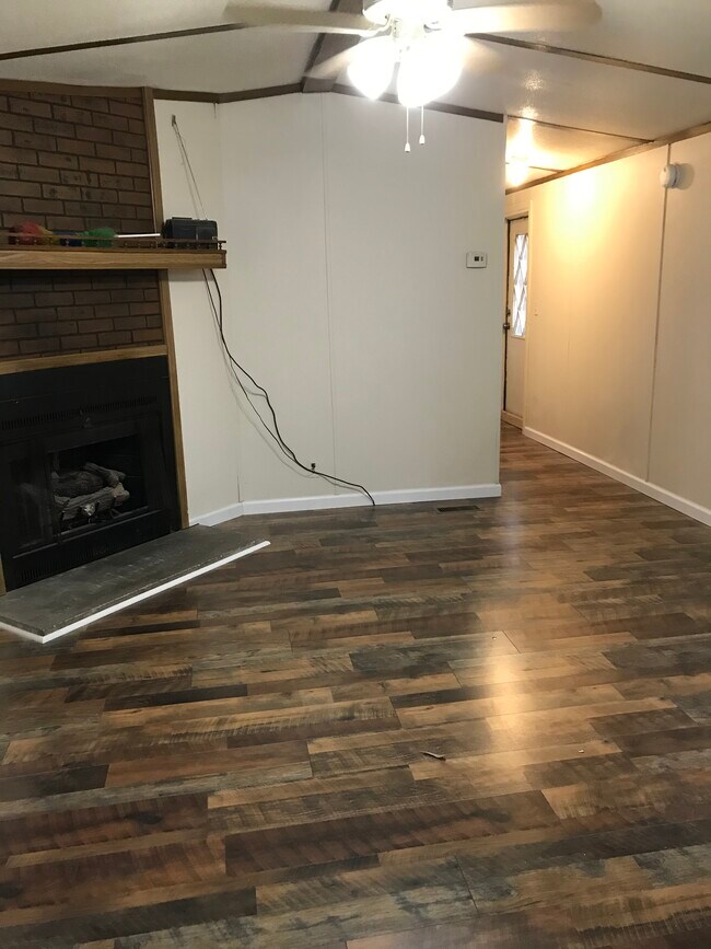 Livingroom - 104 Marina Way