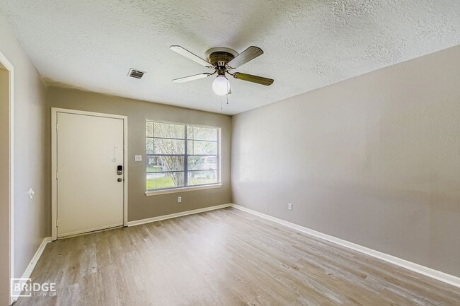 Photo - 1611 Hazelwood St Unidad A