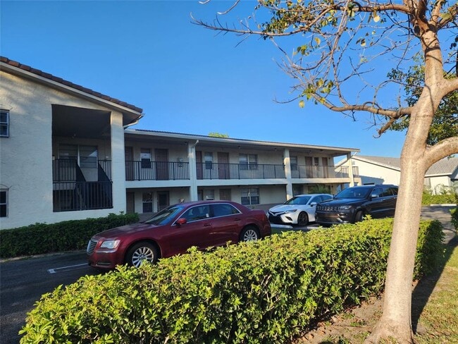 Photo - 8705 NW 38th Dr Unidad 7B Rental