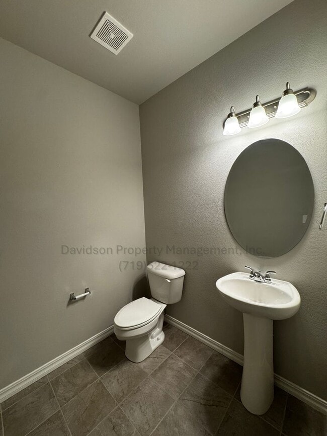 Photo - Gorgeous 3 Bedroom Townhouse Located in Northeast Colorado Springs