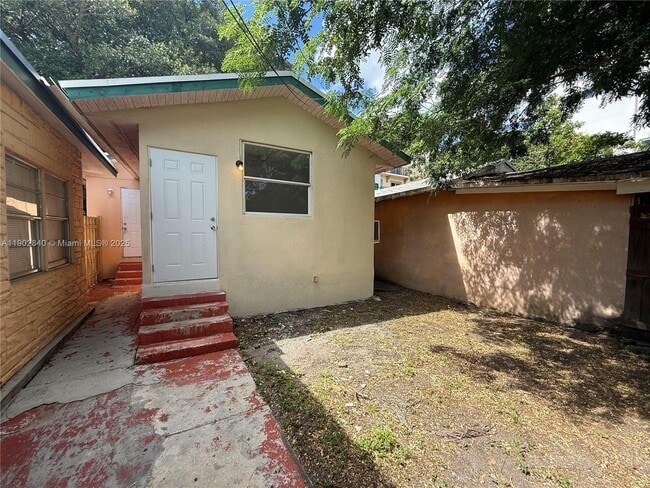 Building Photo - 906 SW 14th Ave Unit 908