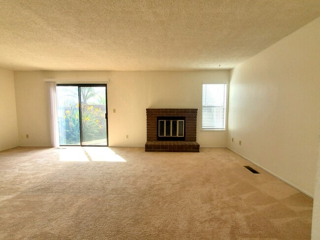 Photo - 37763 Cedar Blvd