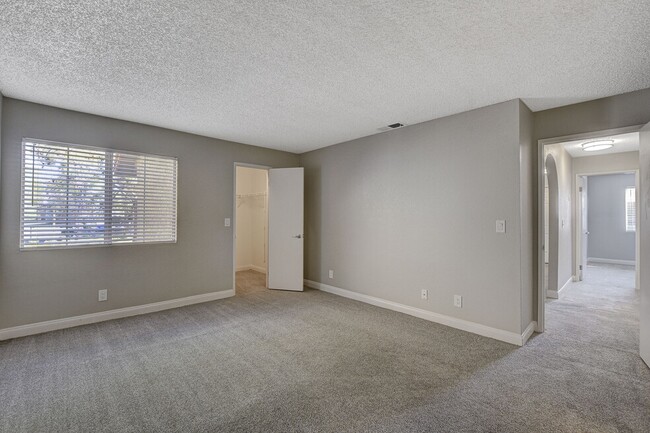 Diamondhead Apartments