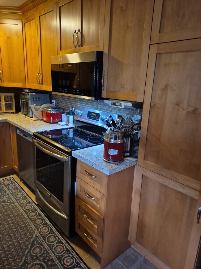 Photo - 25 Wellington Av E Unit 25 Wellington Ave E Osha