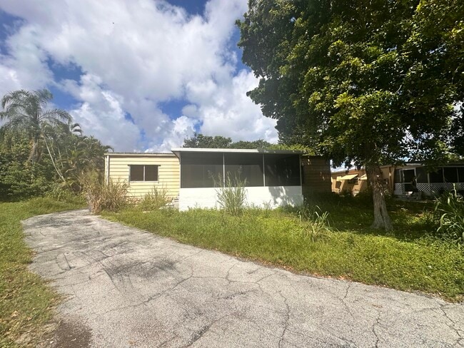 Building Photo - 11898 Cove Pl Rental