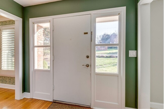 Photo - Spacious Green Hills Retreat | 3–4BR, 3BA ...