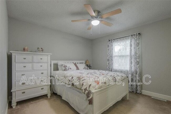 Photo - 13024 S Trenton St