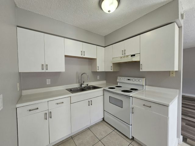 3035 66th Ave N
