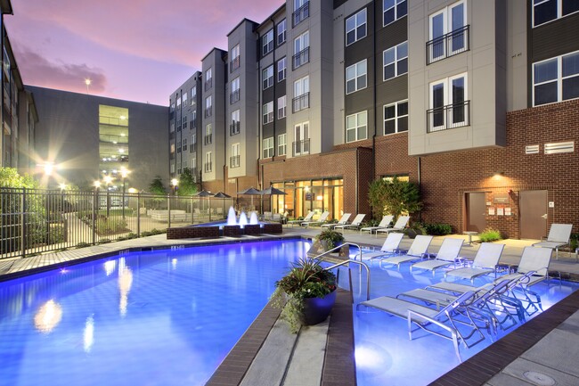 Piscina con estilo de centro turístico - ICON at Dulles Apartamentos