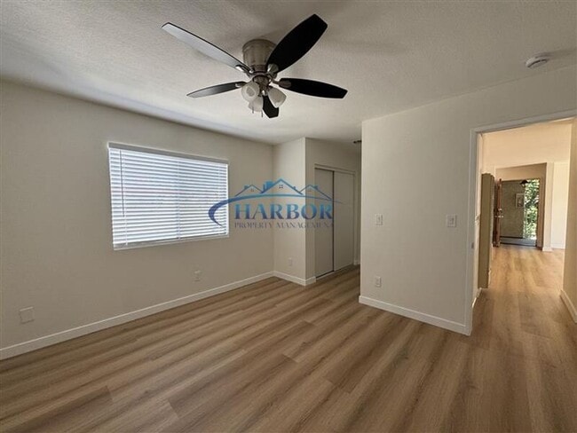 Photo - 961 W 1st St