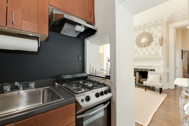 Photo - 1821 19th St NW Unidad ID429P