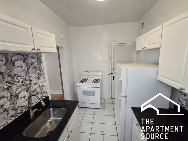 Photo - 1456 Oak Ave Unit 3N