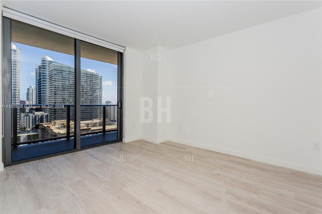 Photo - 55 SW 9th St Condominio Unidad 1104