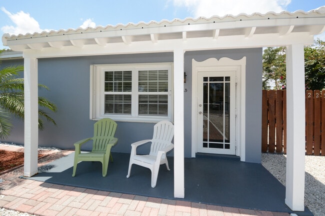 Photo - READY FOR A NEW TENANT - EXCELLENT PRIVATE...