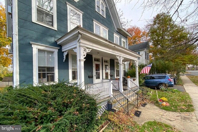 Building Photo - 10 Princeton Ave