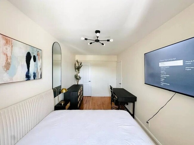 Building Photo - Nice room in a good neighborhood Unit 4