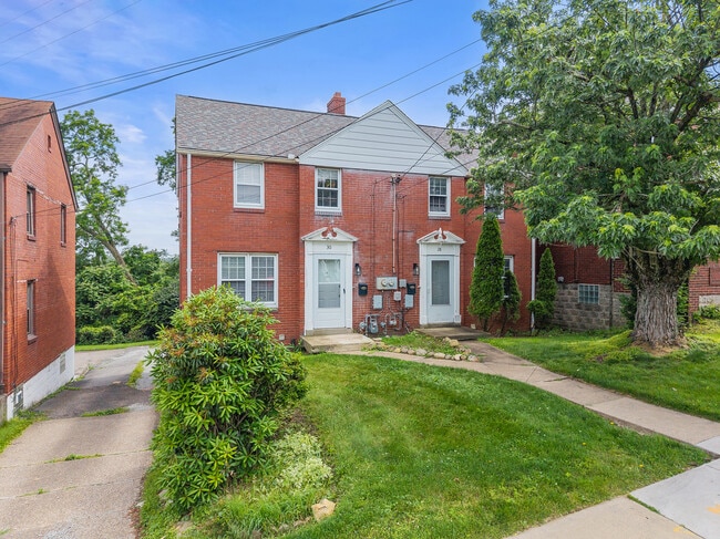 Photo - 28 Hillman St Townhome