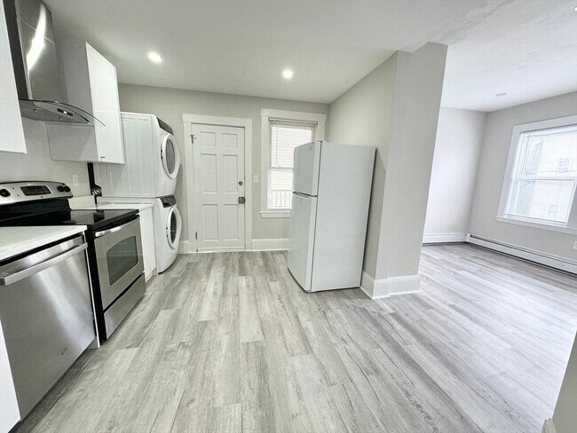 Photo - 57 Burrell St Unit 2