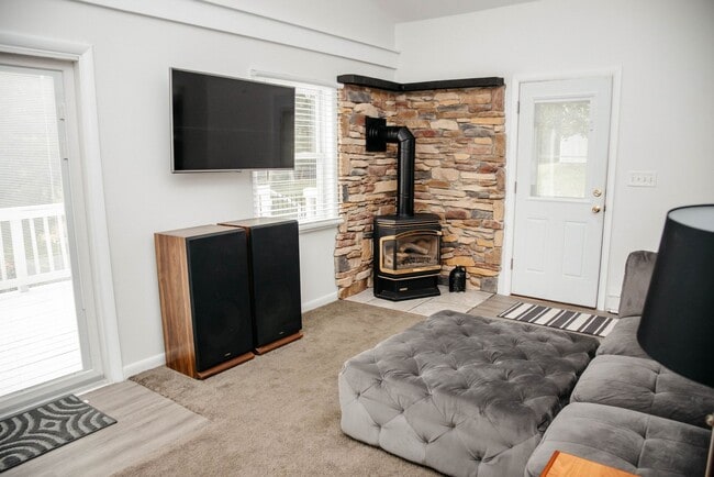 Photo - 7689 Dove Dr