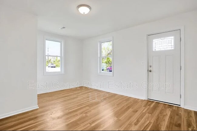 Photo - 15731 Fenton Ave