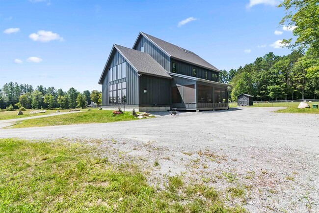 Photo - 896 Melendy Hill Rd