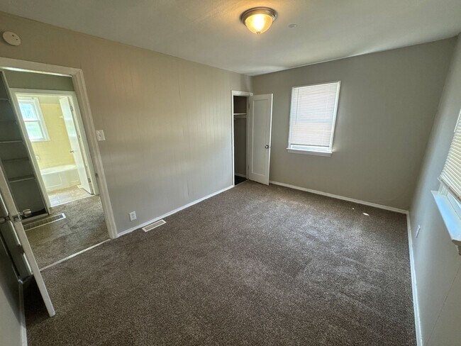 Photo - 306 Mueller Ave